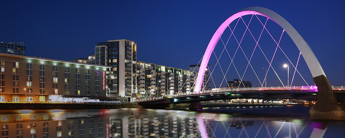 Glasgow bridge at night